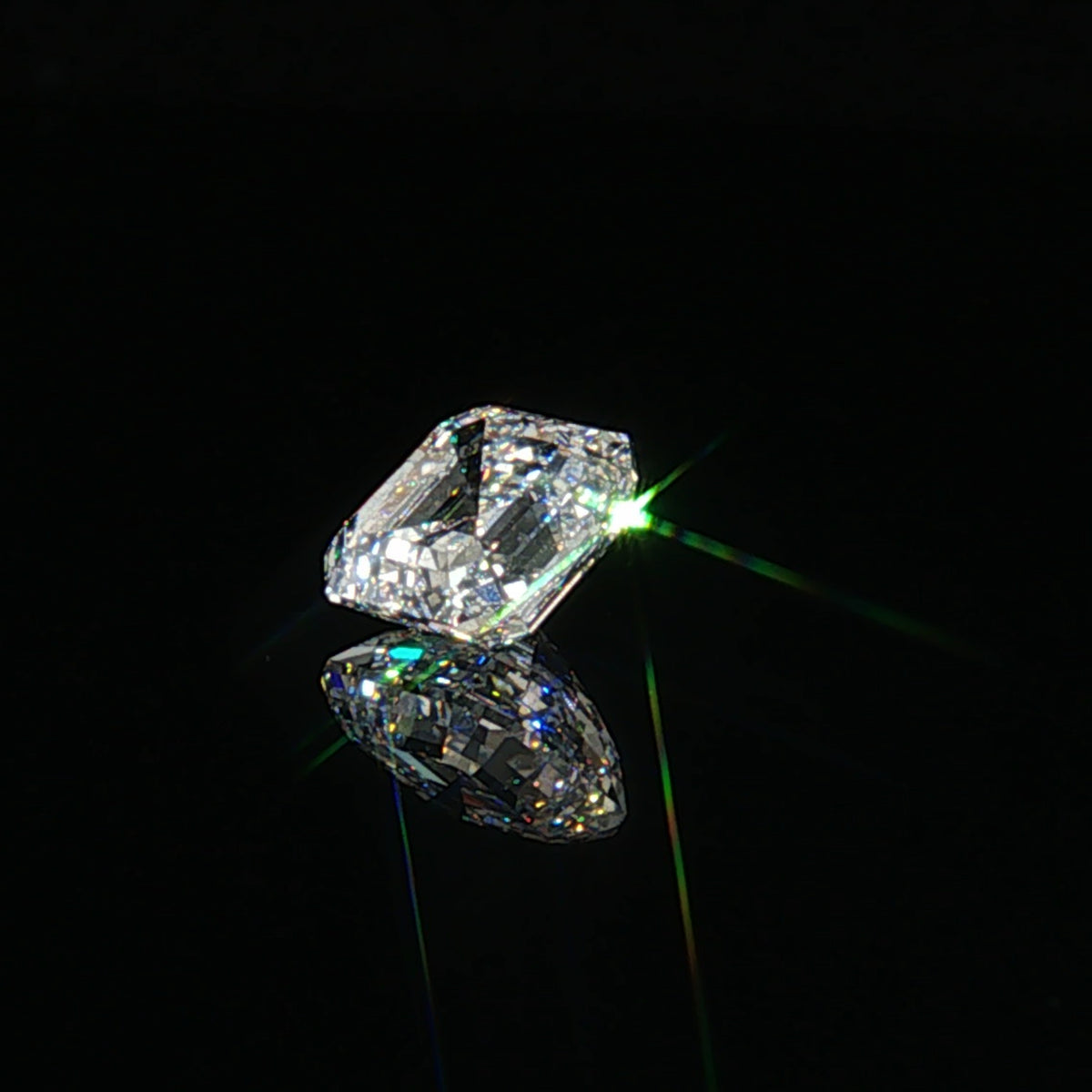 3.04 ct Lab-Grown Asscher/Square Emerald D VS 2