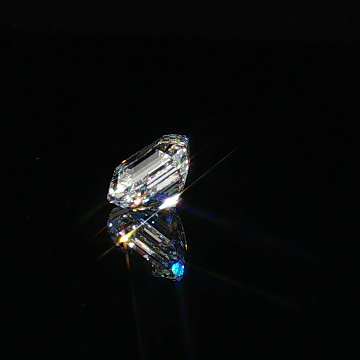 3.04 ct Lab-Grown Asscher/Square Emerald D VS 2