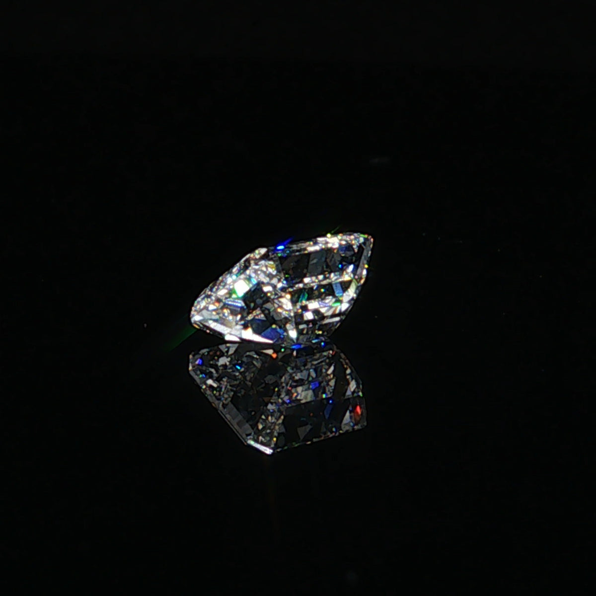 3.09 ct Lab-Grown Emerald E VVS 2