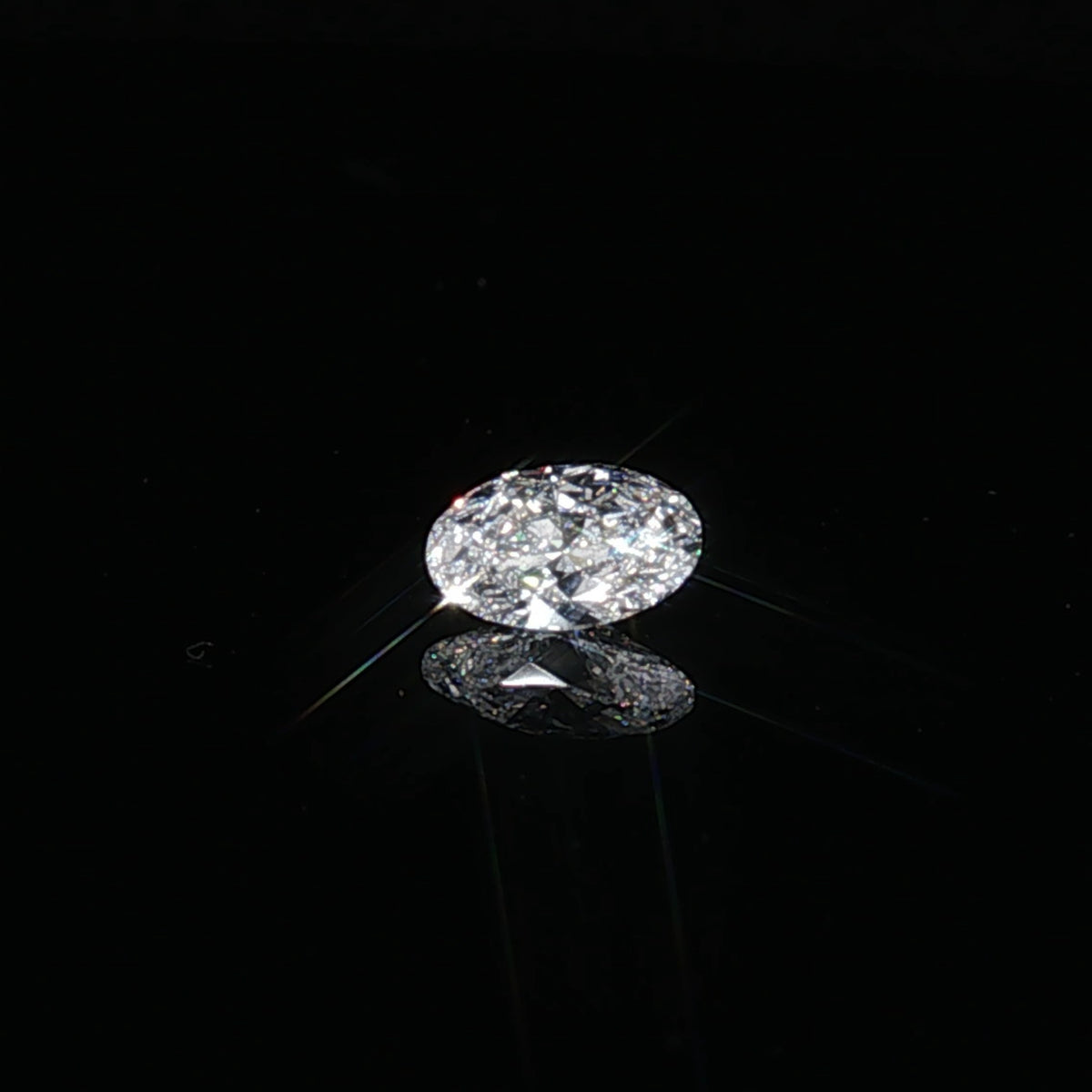 1 ct Lab-Grown Oval Brilliant E VVS 2