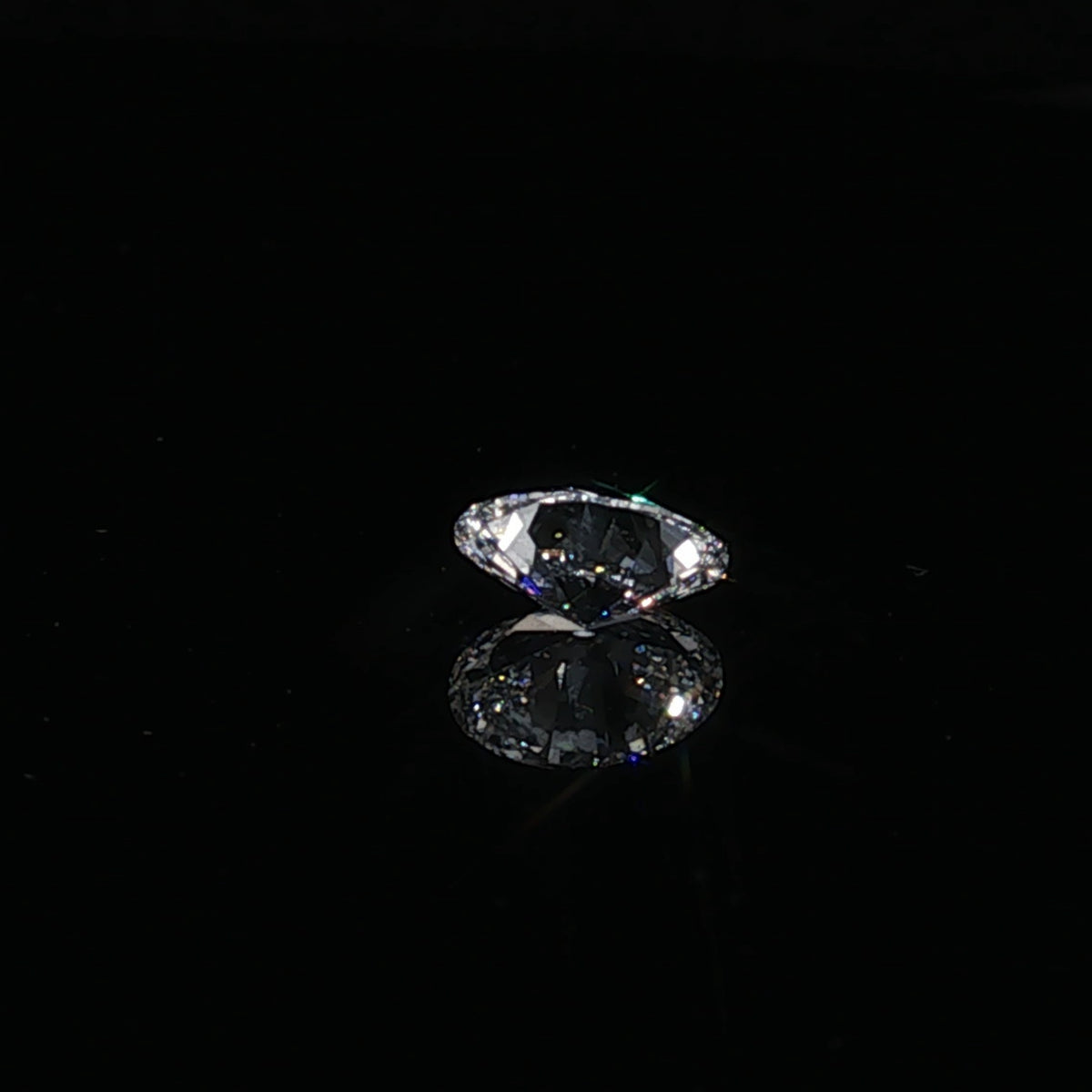 1 ct Lab-Grown Oval Brilliant E VVS 2