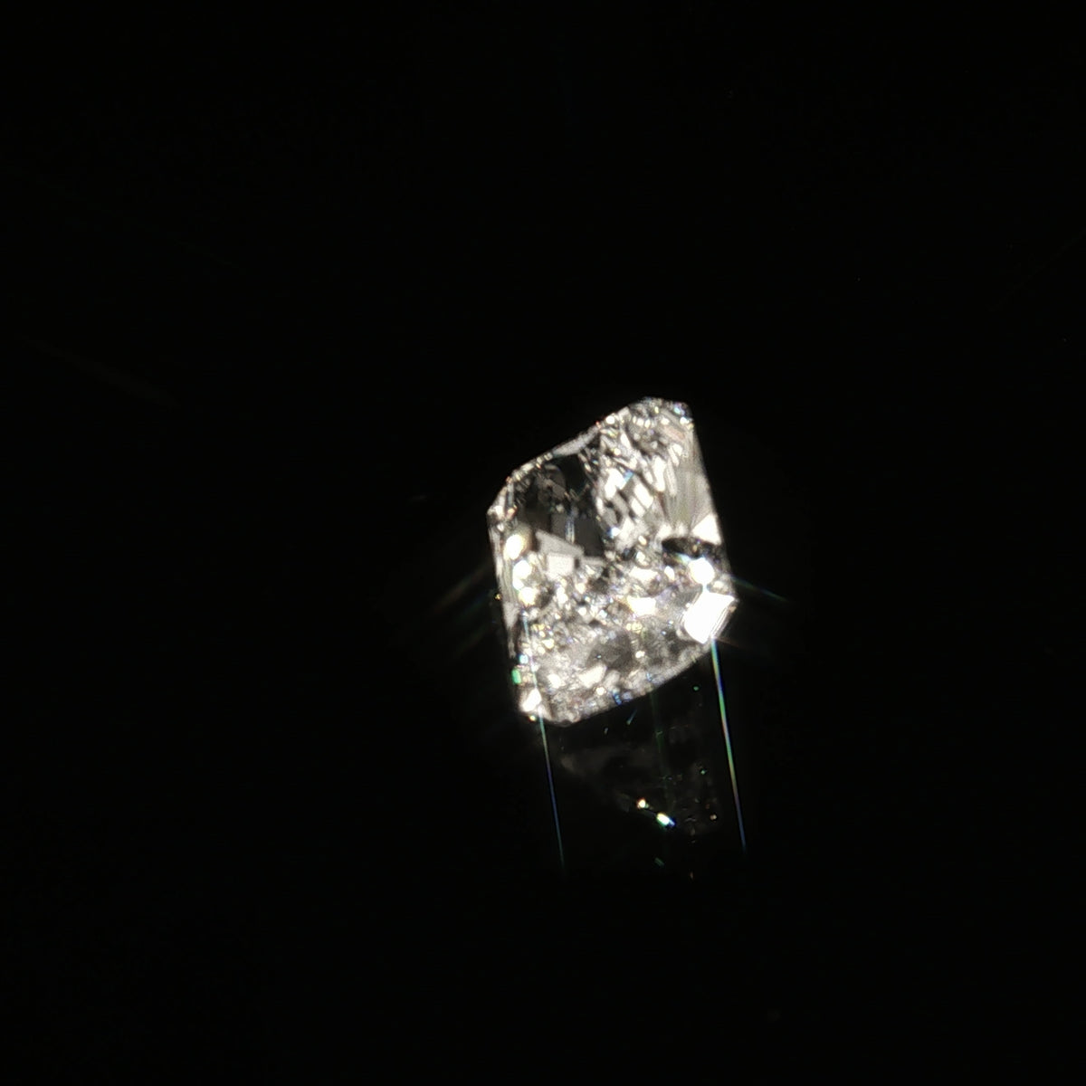 4.09 ct Lab-Grown Elongated Radiant E VVS 2