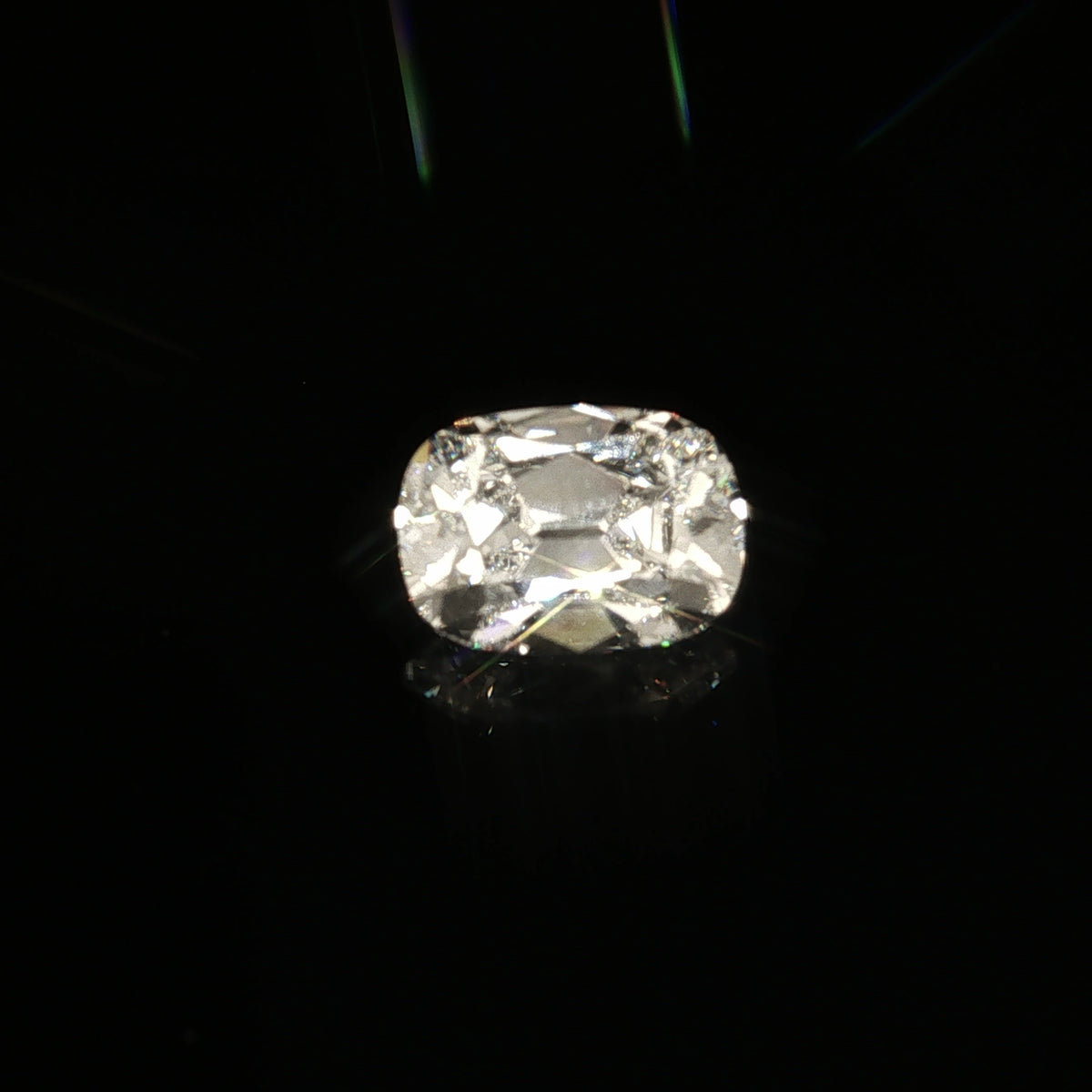 4.3 ct Lab-Grown Old Mine Elongated Cushion E VVS 2