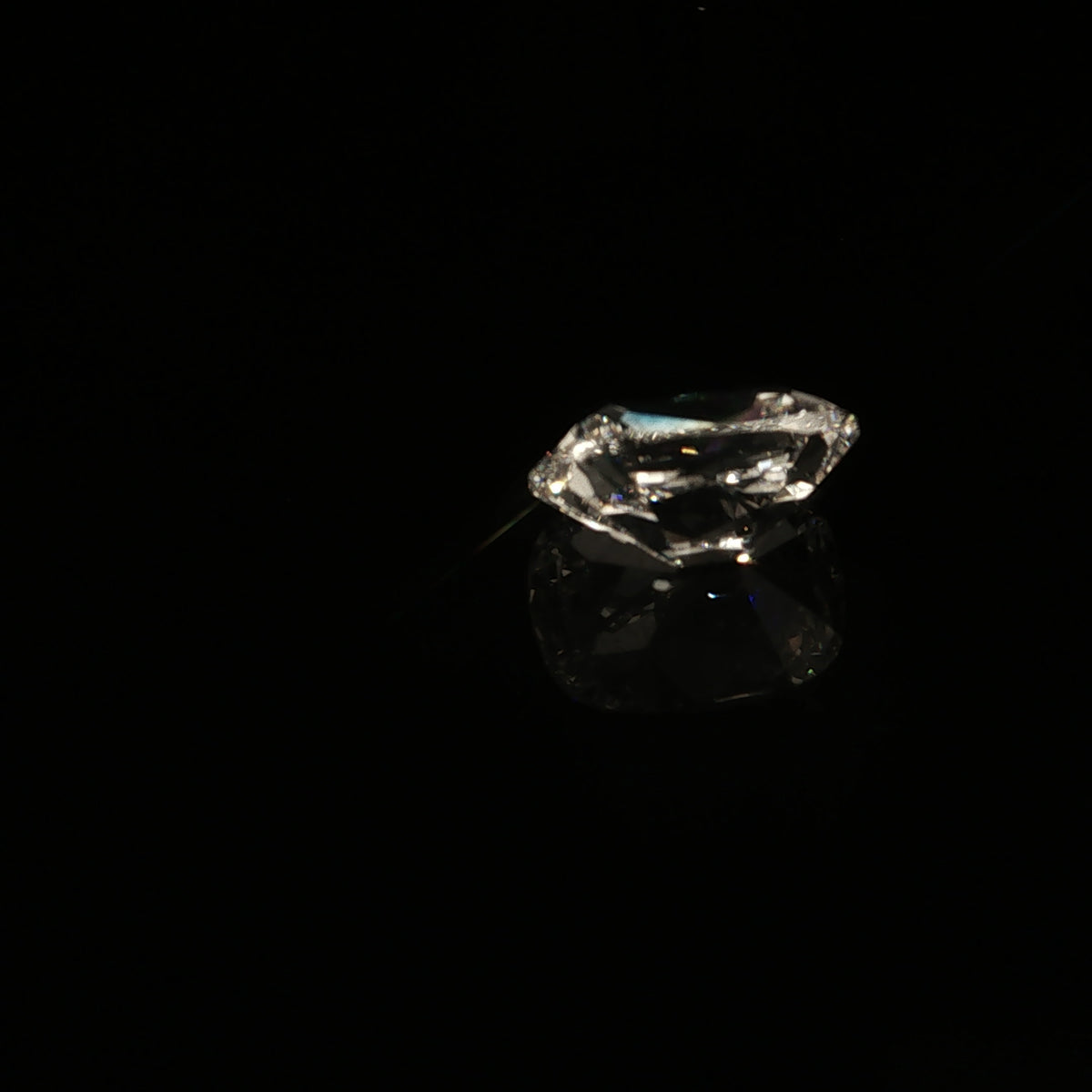 4.3 ct Lab-Grown Old Mine Elongated Cushion E VVS 2
