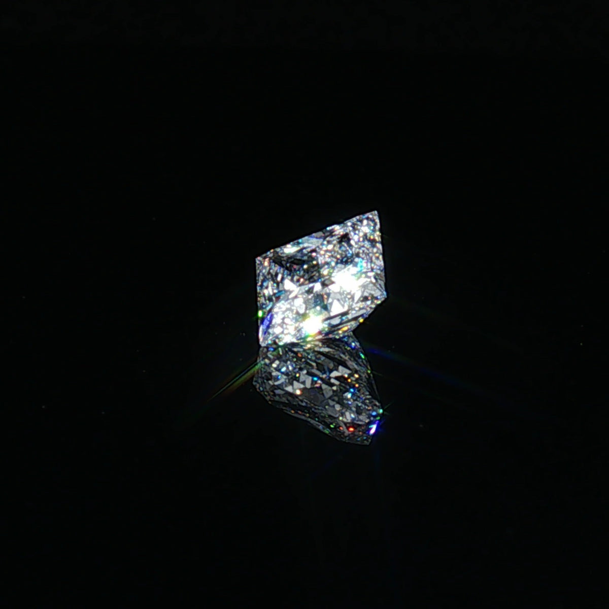 2.1 ct Lab-Grown Princess E VVS 2