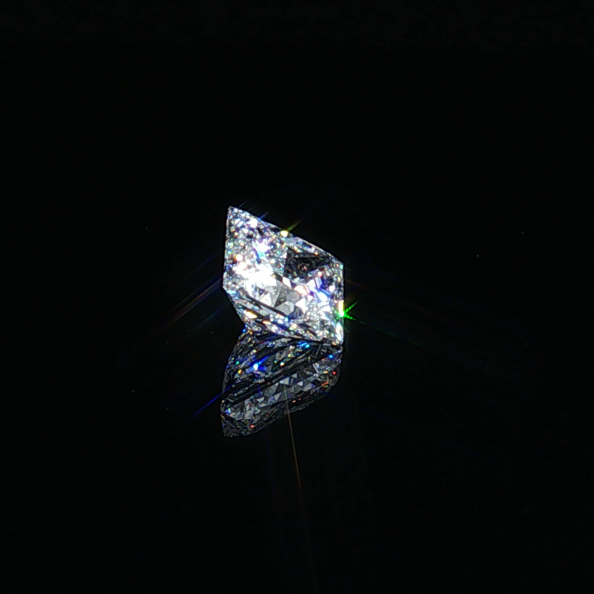 2.1 ct Lab-Grown Princess E VVS 2