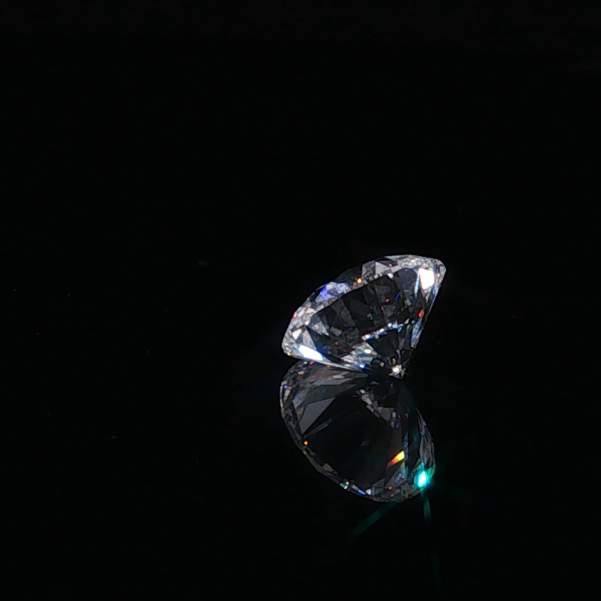 3.1 ct Lab-Grown Round Brilliant E VVS 2