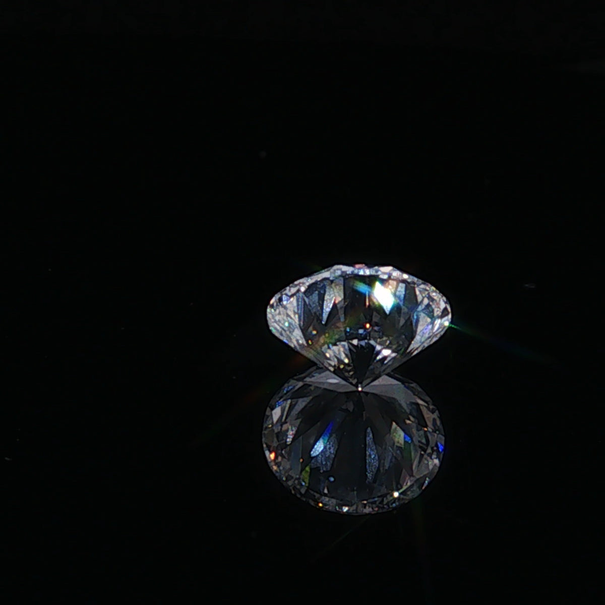 3.1 ct Lab-Grown Round Brilliant E VVS 2