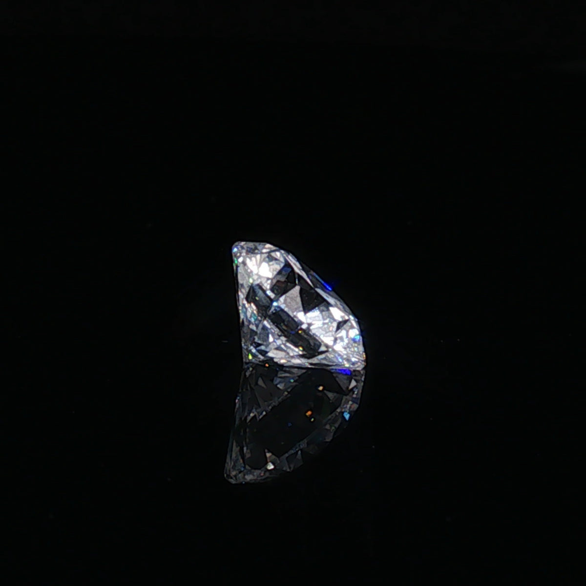 3.1 ct Lab-Grown Round Brilliant E VVS 2