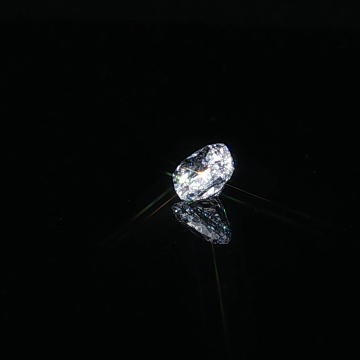1.02 ct Lab-Grown Cushion Modified Brilliant E VS 1