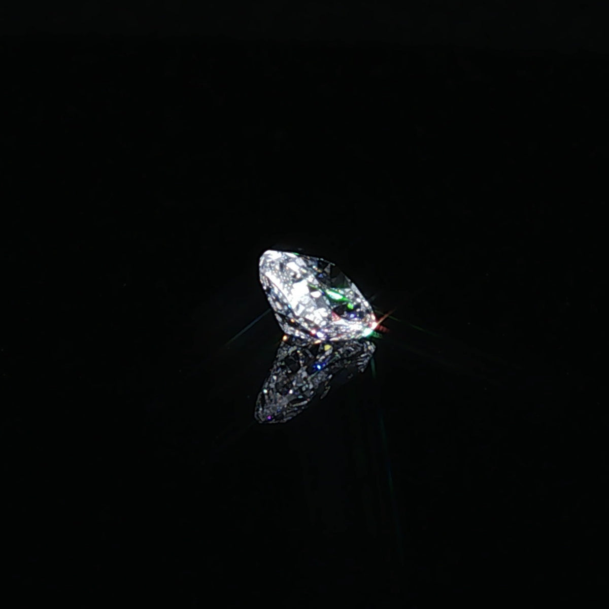 1.02 ct Lab-Grown Cushion Modified Brilliant E VS 1