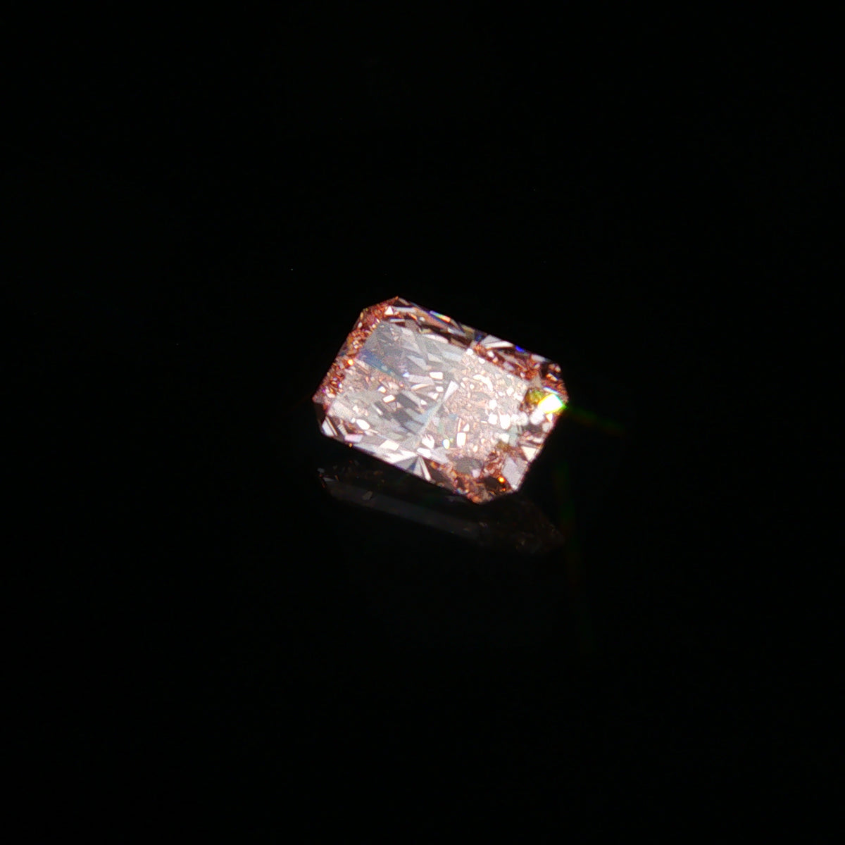 3.11 ct Lab-Grown Cut cornered rectangular modified brilliant Fancy Vivid Pink VVS 2