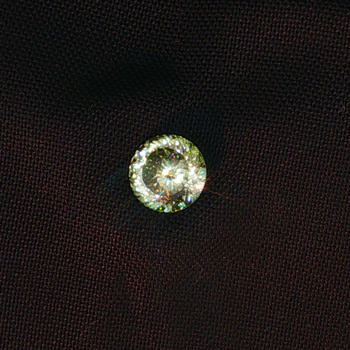 2.04 ct Lab-Grown Round Modified Brilliant Fancy Intense Green VS 1