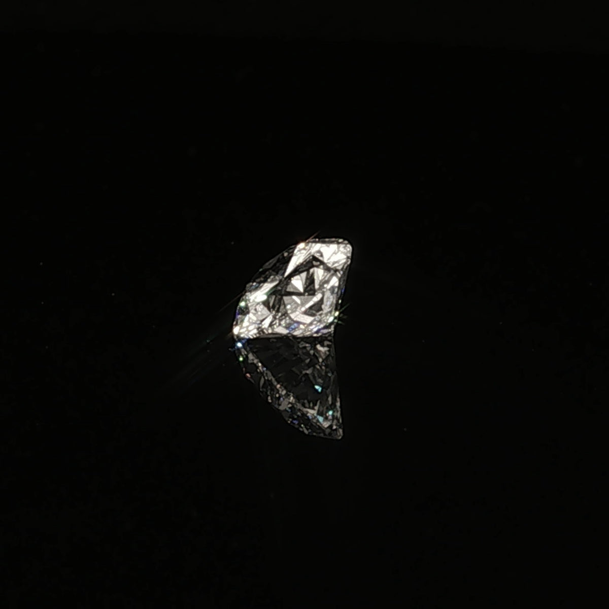 2.02 ct Lab-Grown Oval E VVS 2