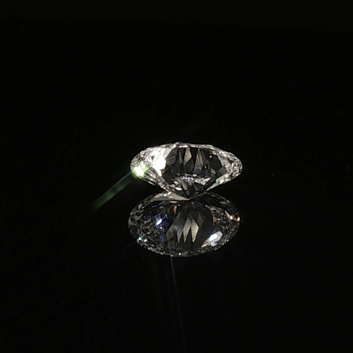 2.02 ct Lab-Grown Oval E VVS 2