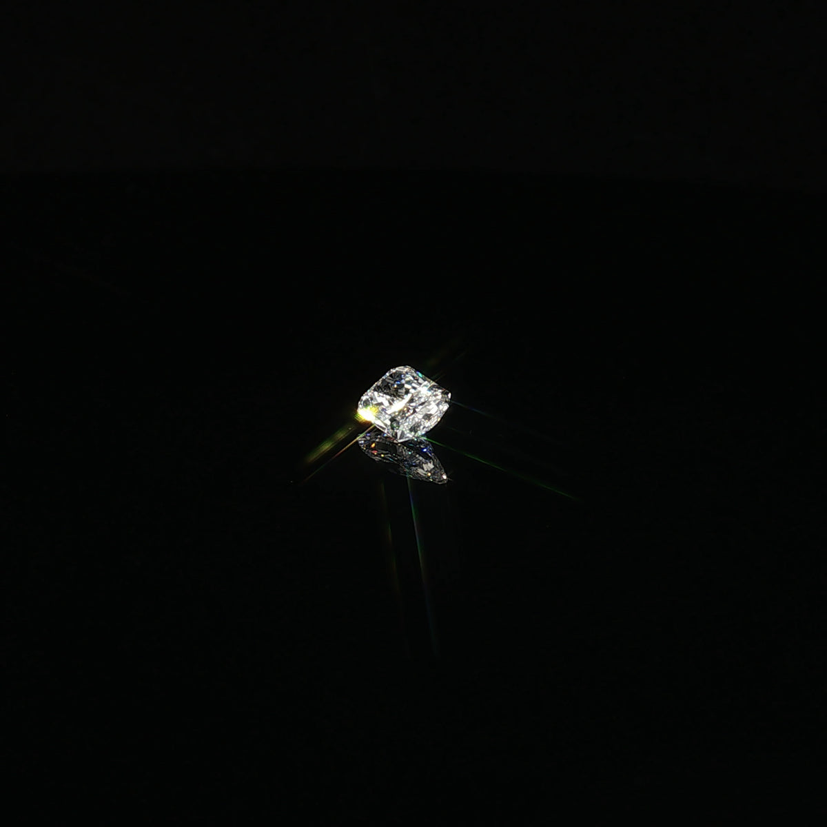 1.1 ct Lab-Grown Cut cornered rectangular modified brilliant E VVS 2