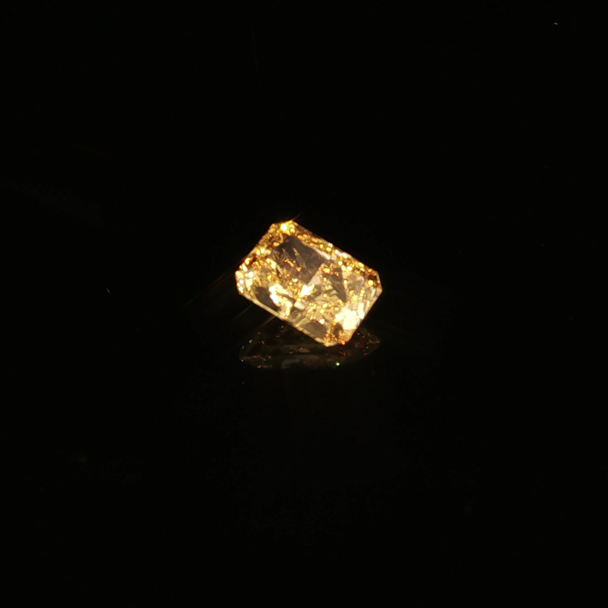 1.89 ct Lab-Grown Cut cornered rectangular modified brilliant Fancy Vivid Yellow VS 2