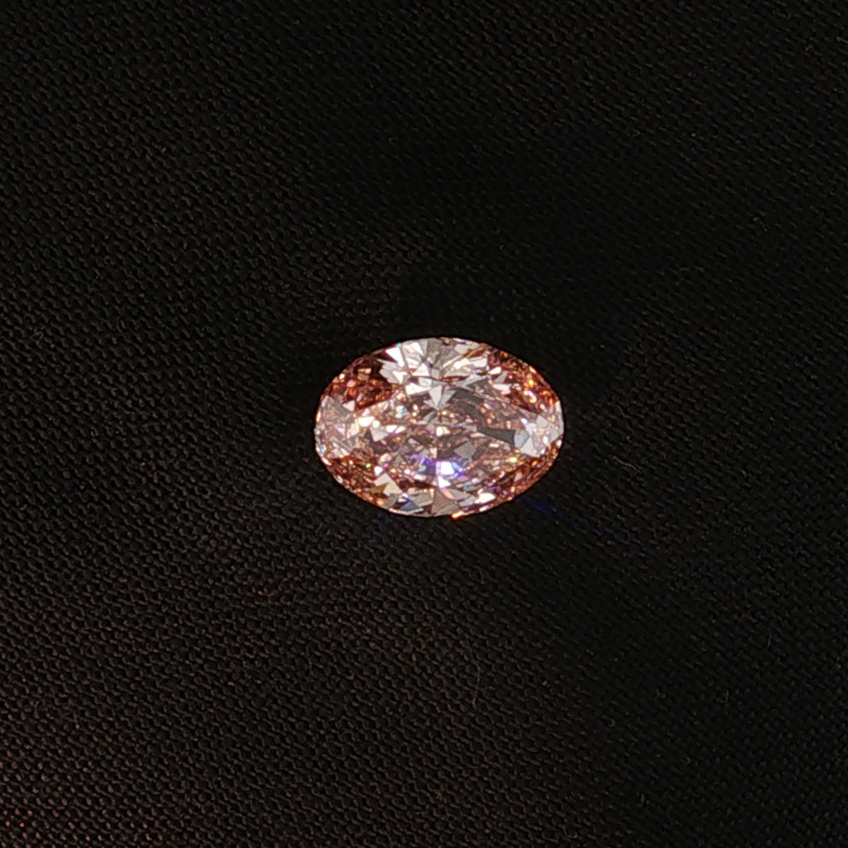 3.09 ct Lab-Grown Oval Modified Brilliant Fancy Vivd Pink VVS 1