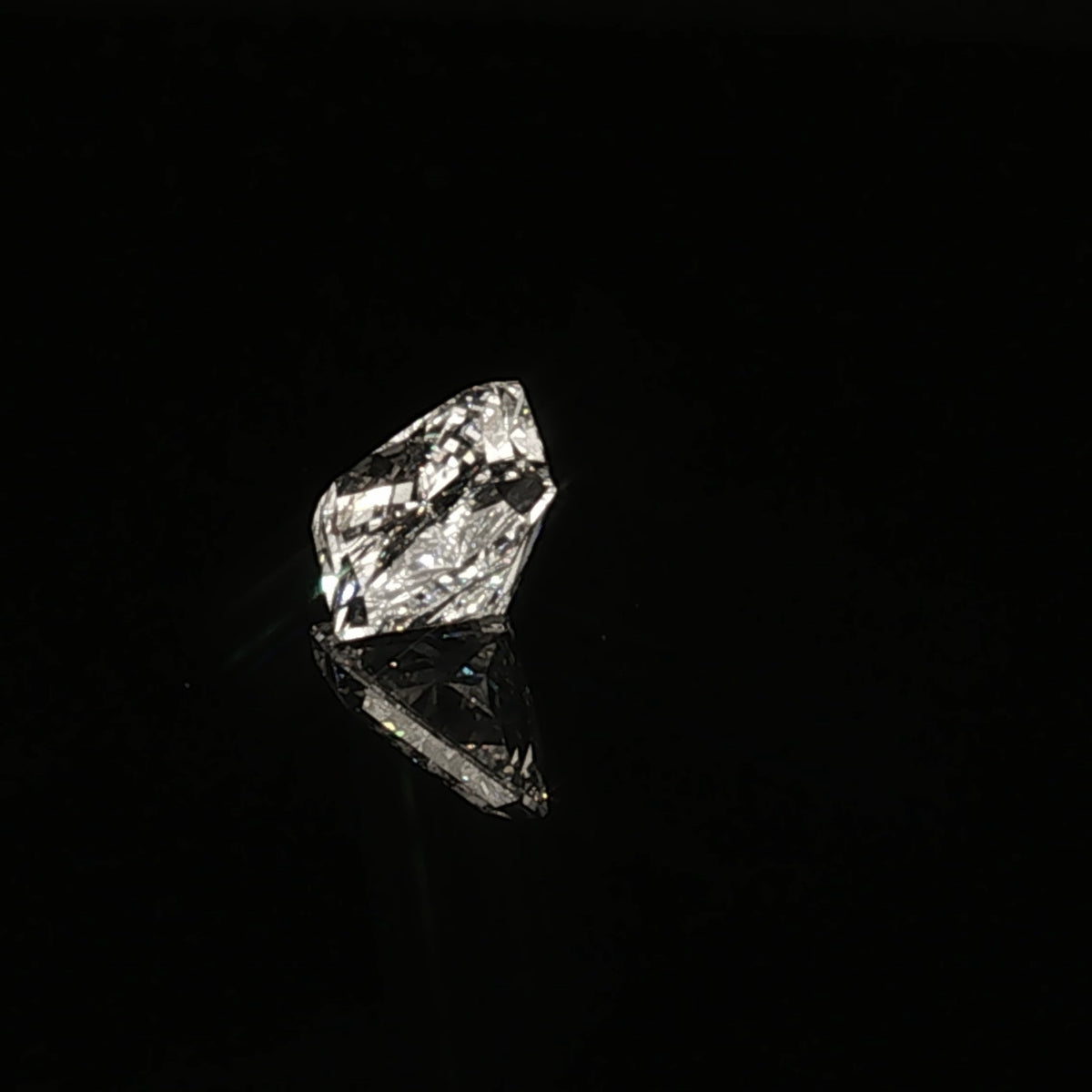 3.10 ct Lab-Grown Cut-Cornered Rectangular Modified Brilliant G VVS2