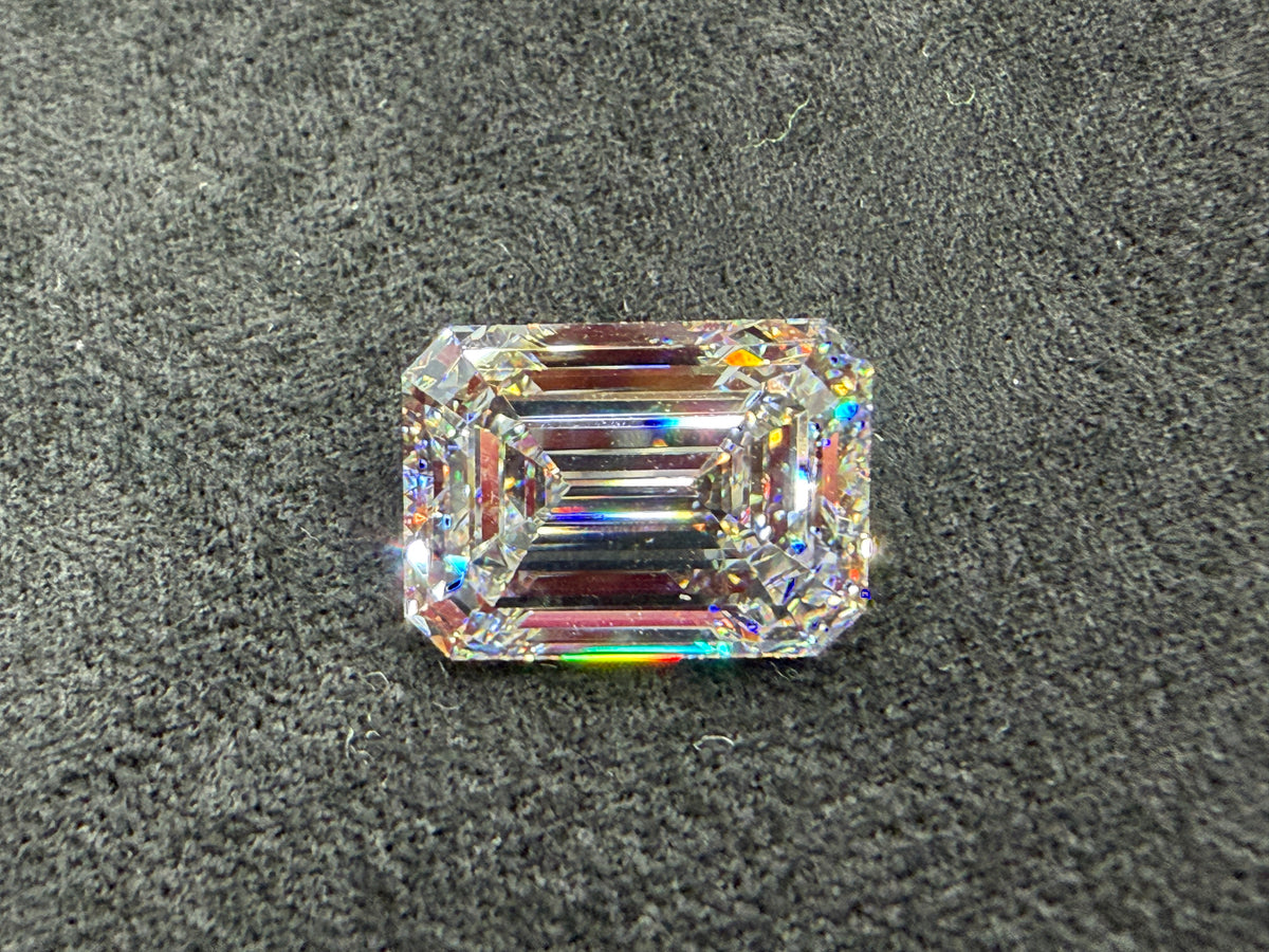 7.12 ct Lab-Grown Emerald Cut E VVS 2