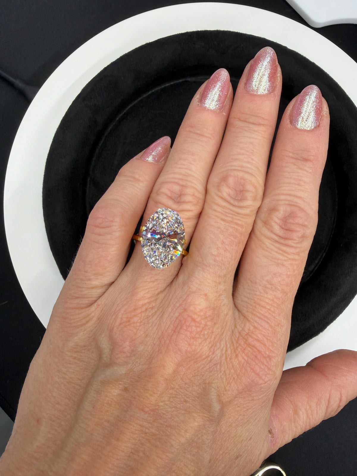 9.25 ct Lab-Grown Oval E VS 1