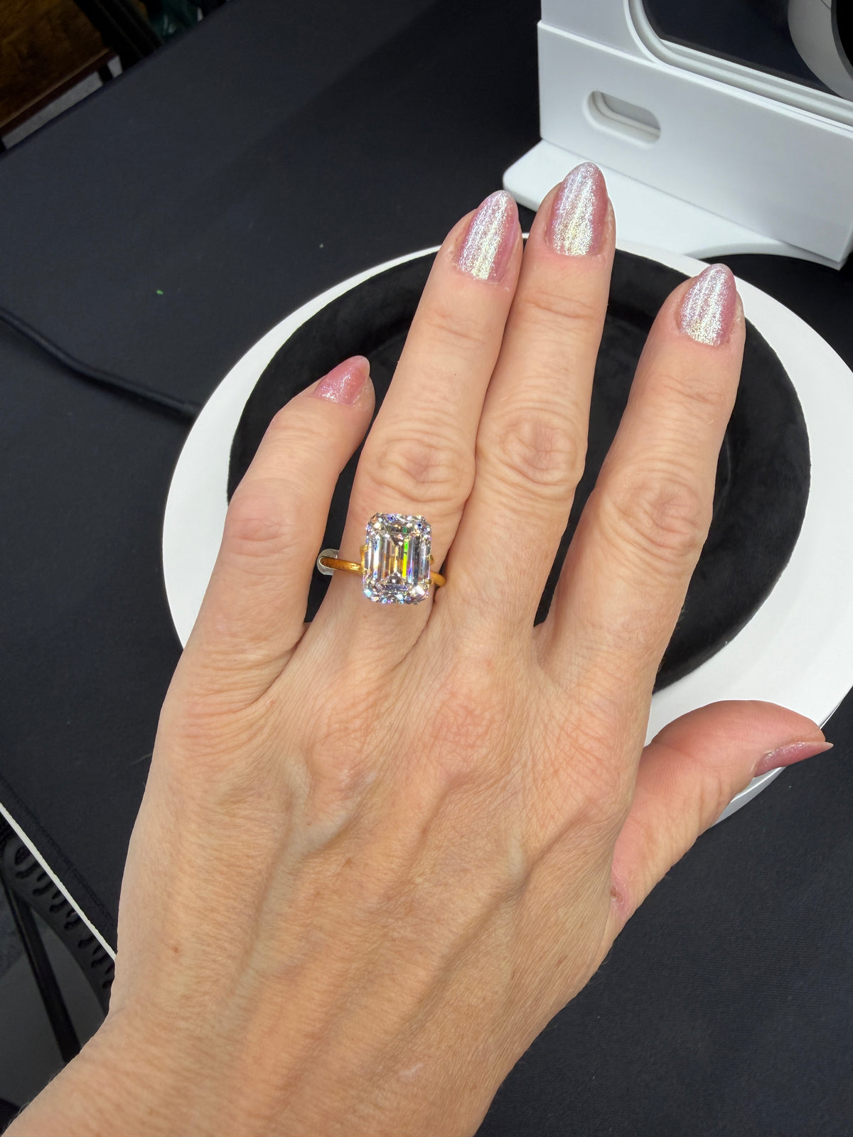 7.12 ct Lab-Grown Emerald Cut E VVS 2