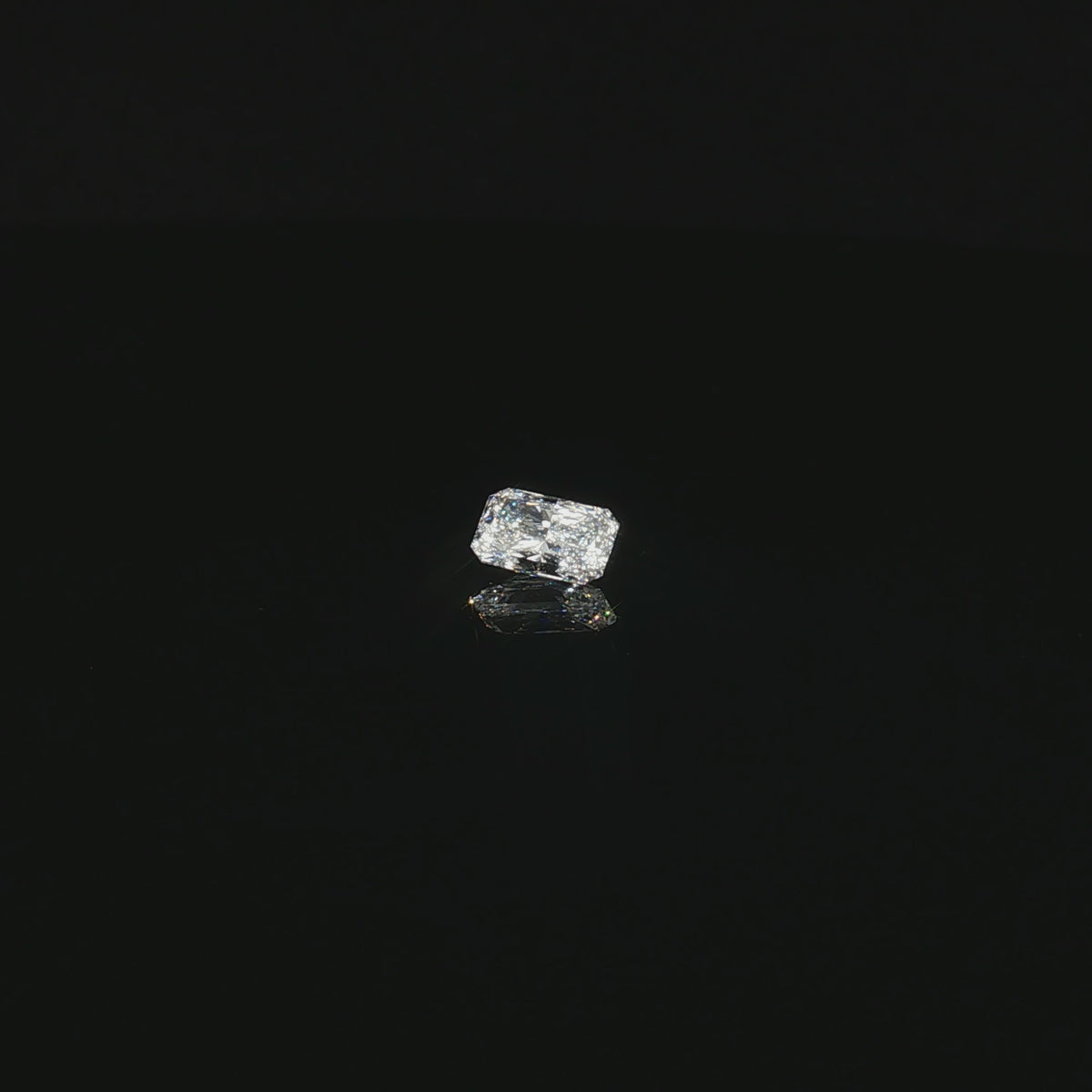 1.1 ct Lab-Grown Cut cornered rectangular modified brilliant E VVS 2