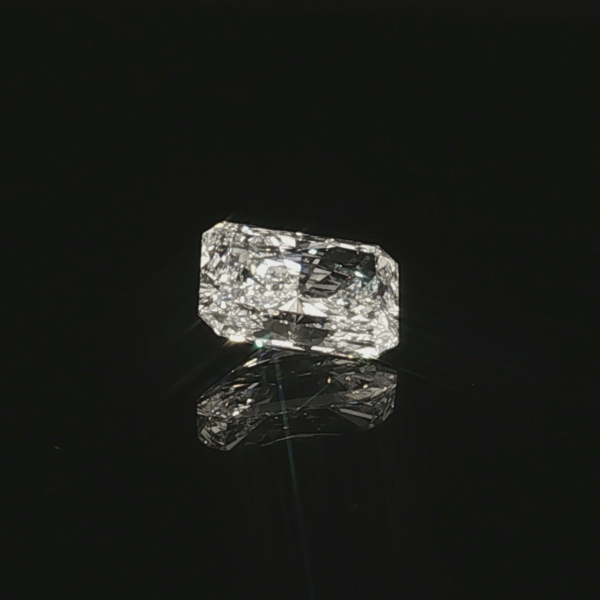 3.10 ct Lab-Grown Cut-Cornered Rectangular Modified Brilliant G VVS2