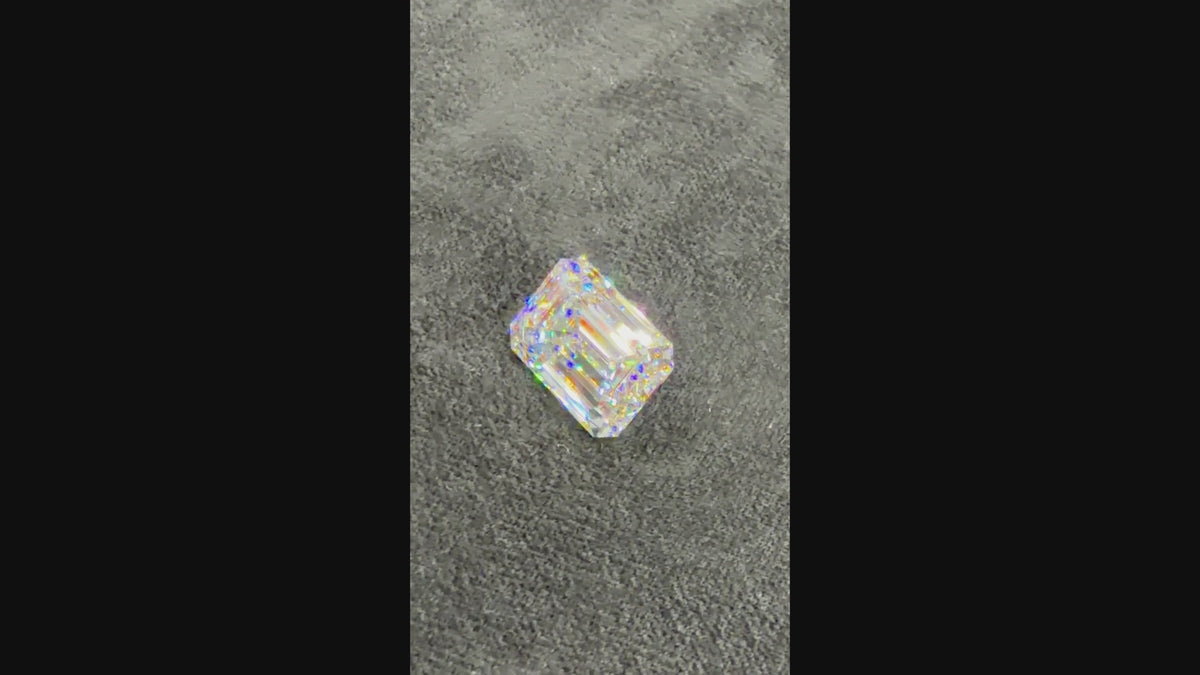 7.12 ct Lab-Grown Emerald Cut E VVS 2