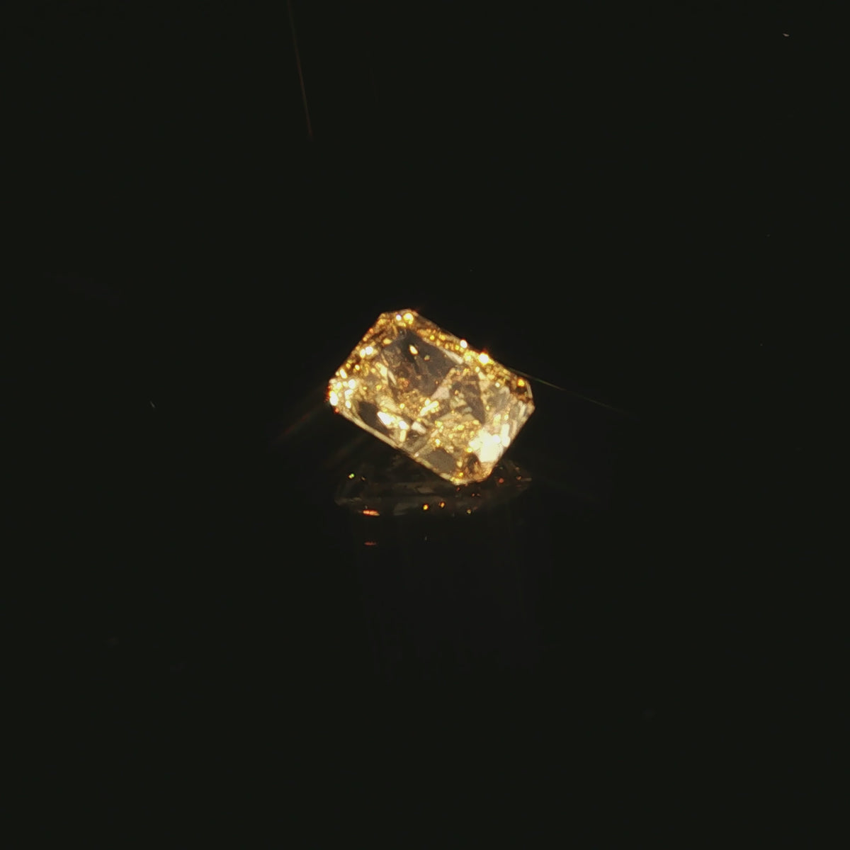 1.89 ct Lab-Grown Cut cornered rectangular modified brilliant Fancy Vivid Yellow VS 2